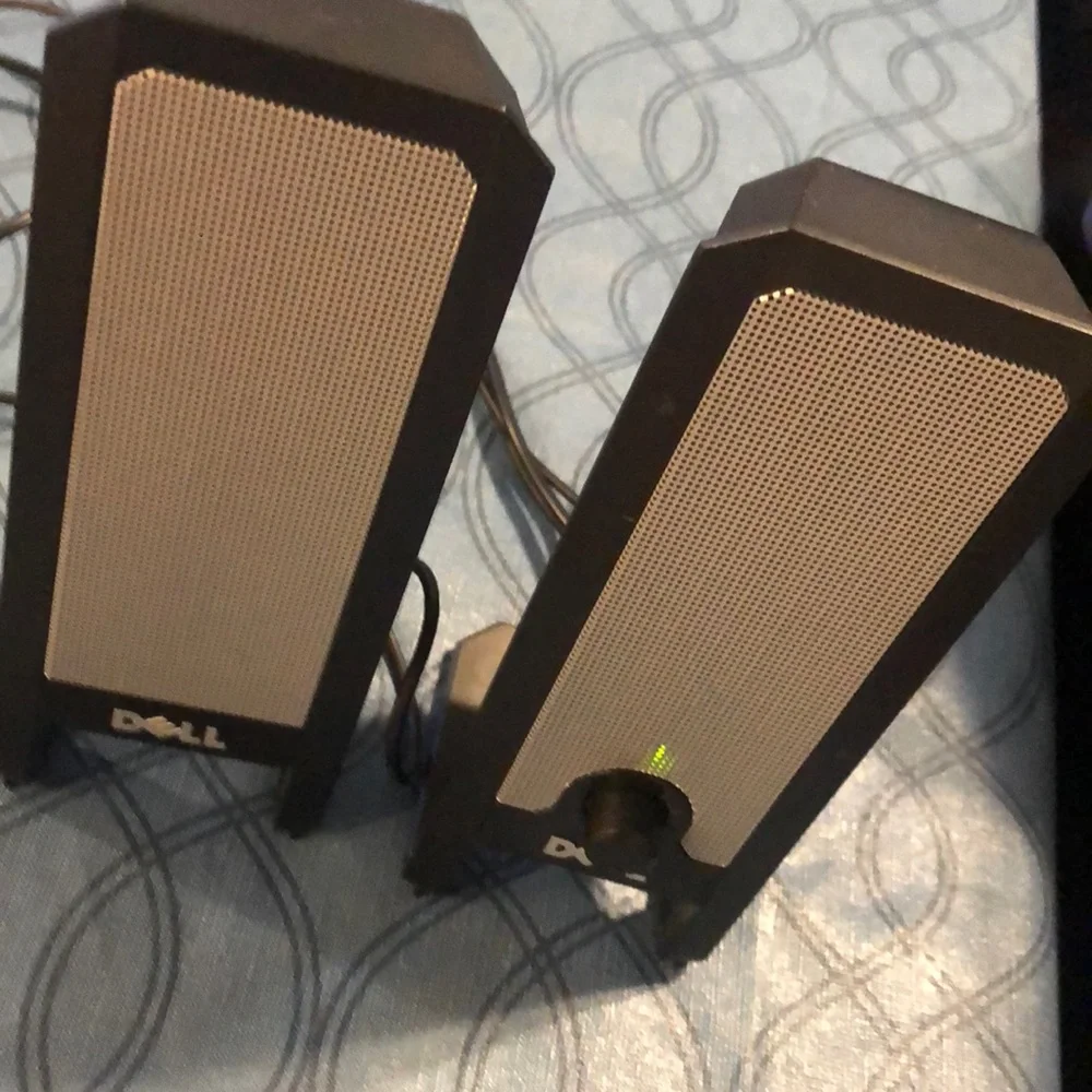 Dell speakers 2/15$